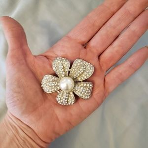 Premier Designs Jewelry - Brooch Premier Designs Jewelry - Brooch
